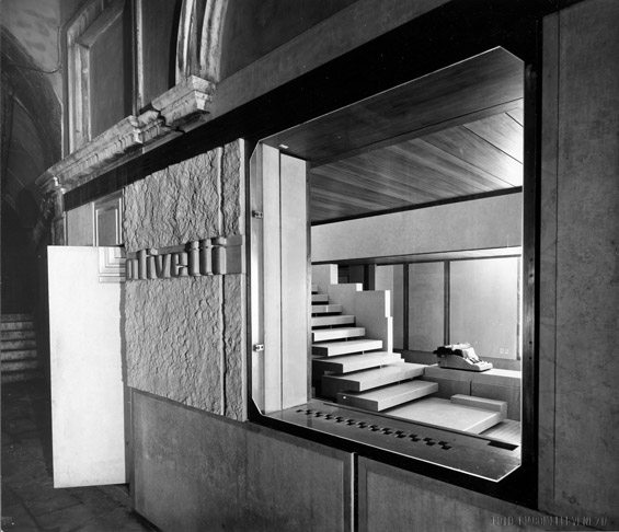 Venezia XII Triennale di Milano, Mostre personali di architettura “Carlo Scarpa”, Negozio Olivetti