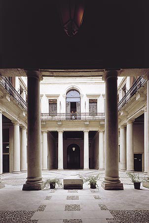Il cortile di palazzo Trissino al Corso Vicenza
