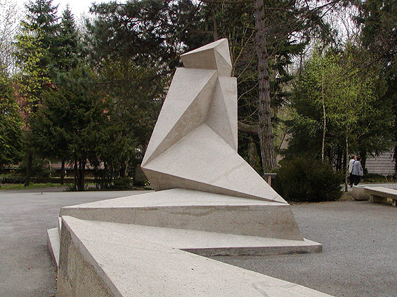 monumento ai caduti di marzo, Weimar, 1921 (distrutto dai nazisti nel 1933 e ricostruito nel 1946 in modo impreciso)